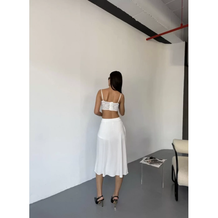 Çepli Şortlu Yırtmaçlı Etek - Beyaz