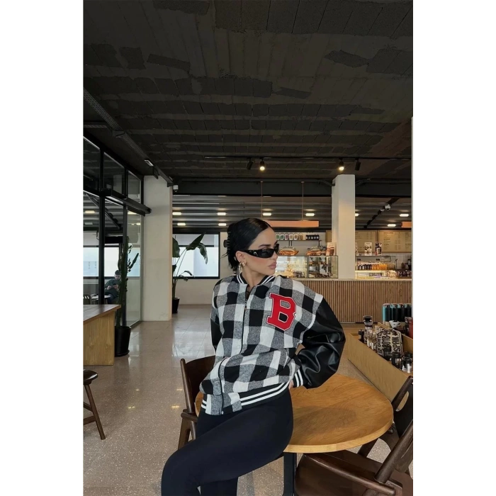 Kadın Pötikare Desen Harf Nakışlı Kolej Ceket - Siyah