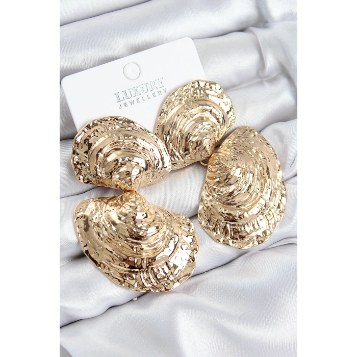Pirinç Sallantılı Deniz Kabuğu Model Gold Renk Kadın Küpe