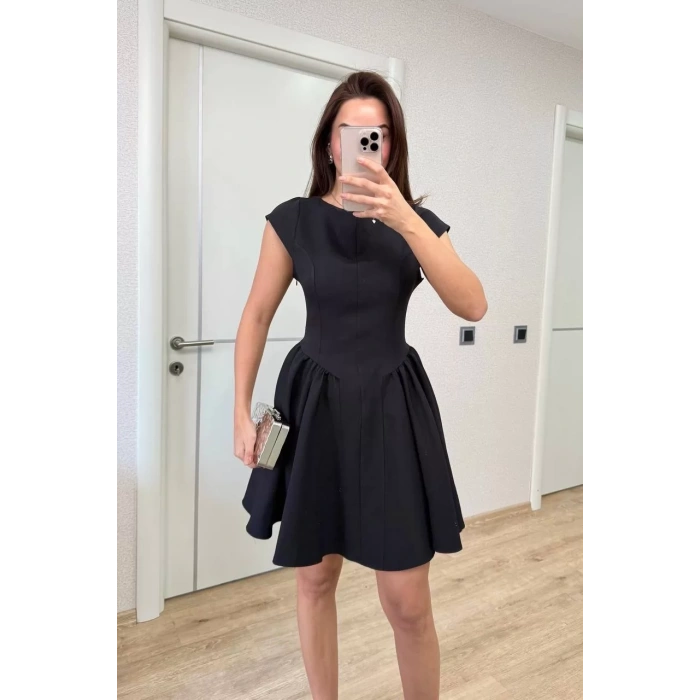 Sırt dekolteli Çan Detaylı Mini Elbise - Siyah