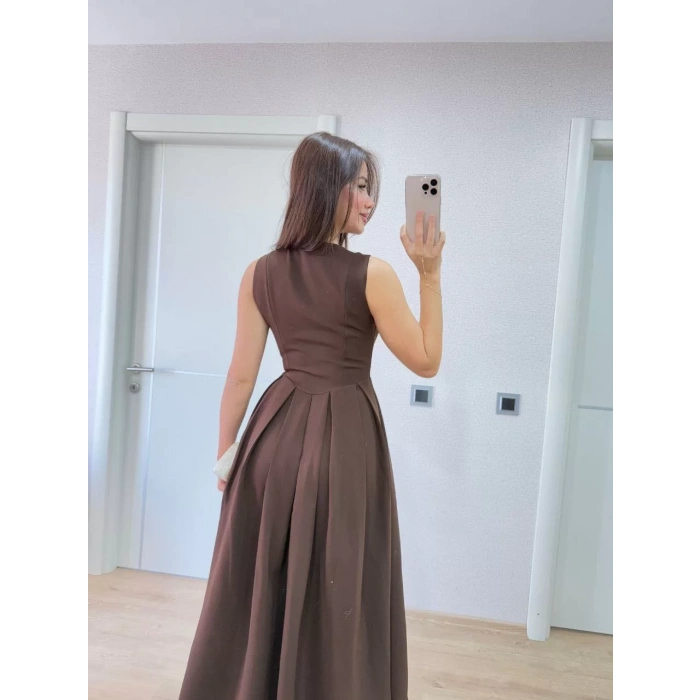 V yaka Krep Arka Ön Pens Detaylı Uzun Kolsuz Elbise- Kahverengi