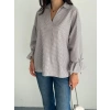 Kadın Arkası Asimetrik Yırtmaç Kesim Detaylı Cizgili Bluz Gömlek - Gri