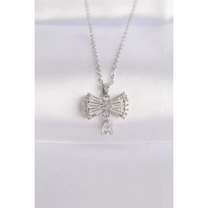 316L Çelik Zincir Gümüş Renk Zirkon Taşlı Kalp Detay Fiyonk Kolye