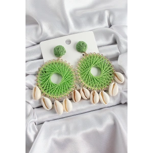 Yeşil Hasır Örgü Sarmal Model Sallantılı Deniz Kabuğu Detaylı Gold Renk Kadın Küpe