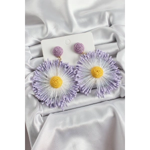 Mor Püsküllü Papatya Figürlü Hasır Örgü Model Gold Renk Kadın Küpe