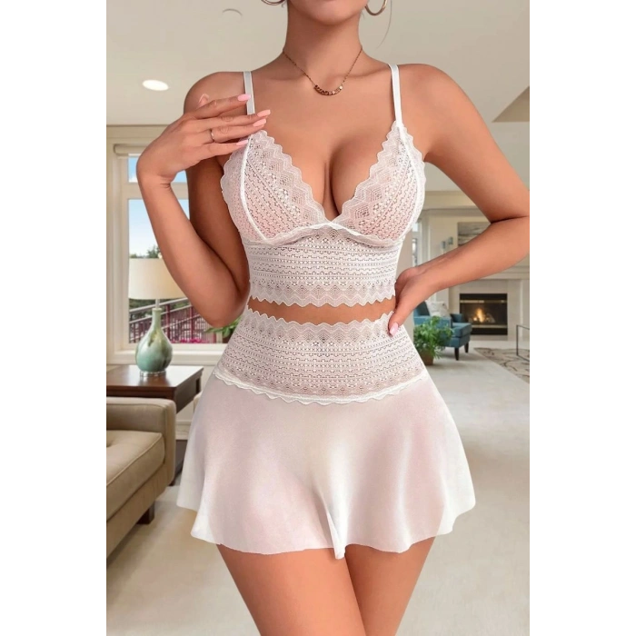 Beyaz Dantel Tül Detaylı Etekli Şık Kadın Gecelik
