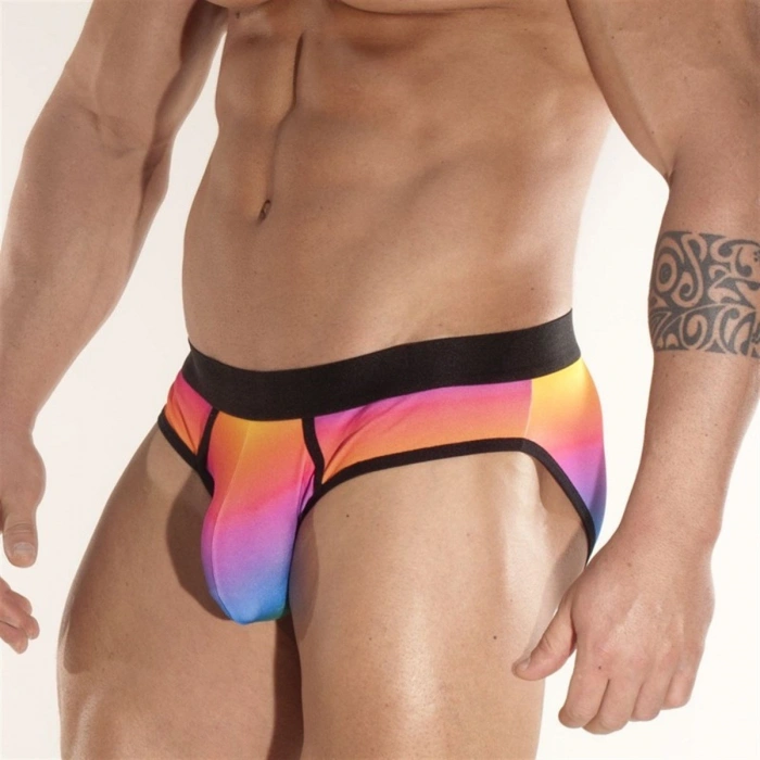 Gökkuşağı Desenli Erkek  Çamaşır