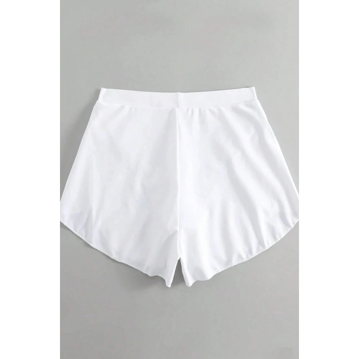 Kadın Beyaz Yırtmaçlı Etek Görünümlü Şık Deniz Şortu