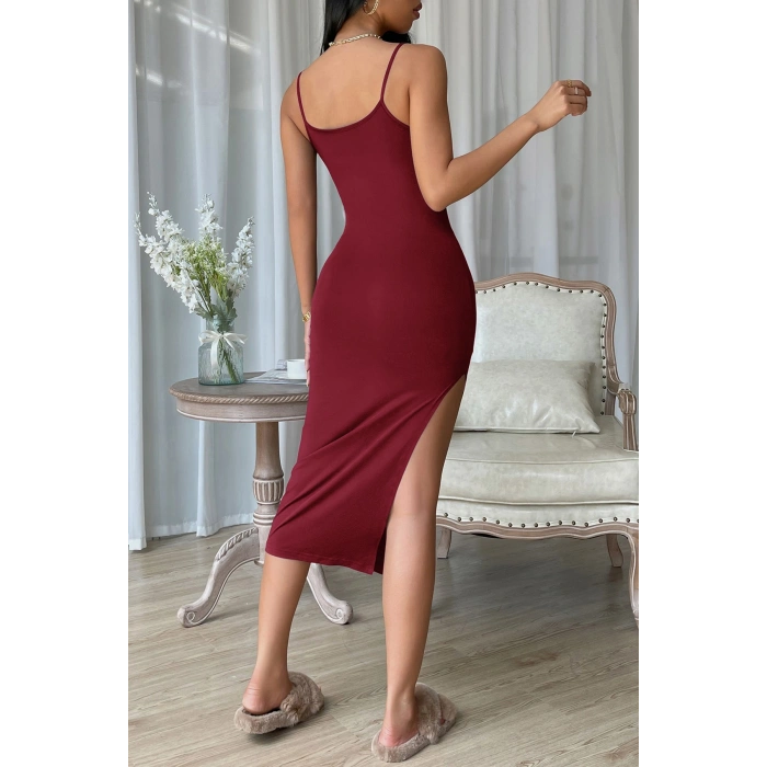 Kadın Bordo Yırtmaçlı Diz Altı Vücüdu Saran Gecelik