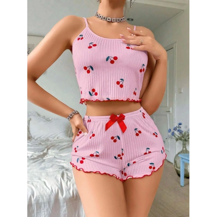 Kadın Pembe Kiraz Desenli Askılı Şortlu Pijama Takımı Rahat Şık 2’li Set