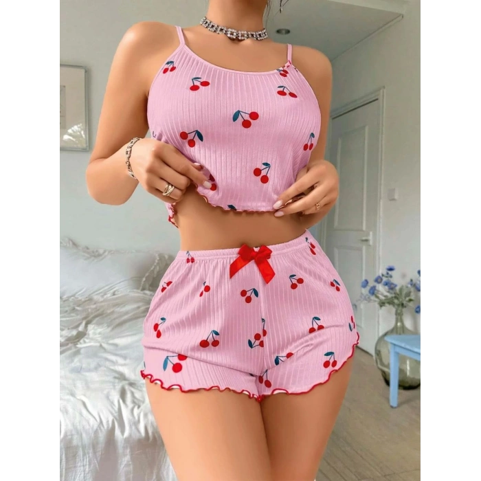 Kadın Pembe Kiraz Desenli Askılı Şortlu Pijama Takımı Rahat Şık 2’li Set