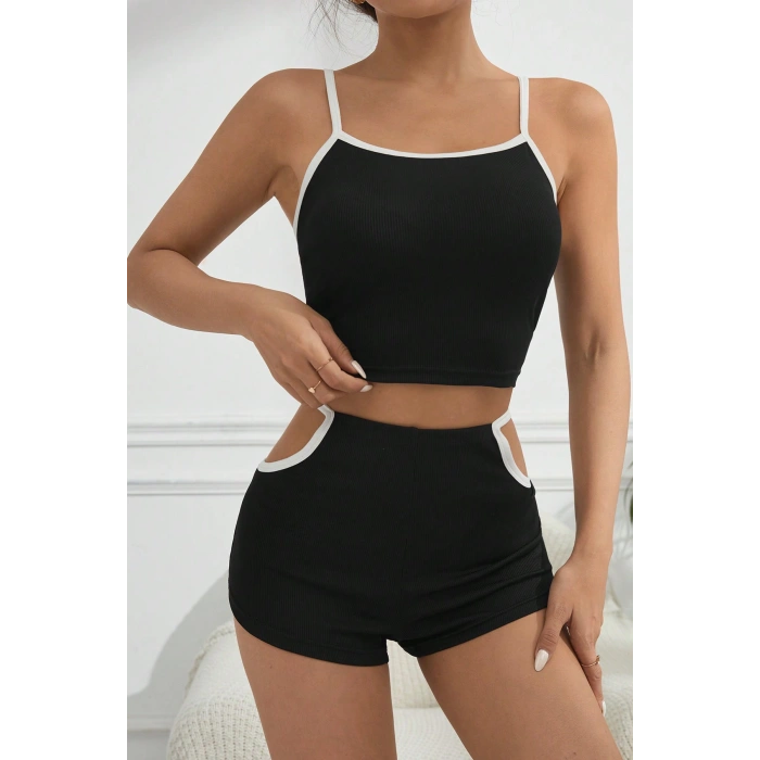 Kadın Siyah Beyaz Şortlu Cut-out Detaylı Gecelik Takımı