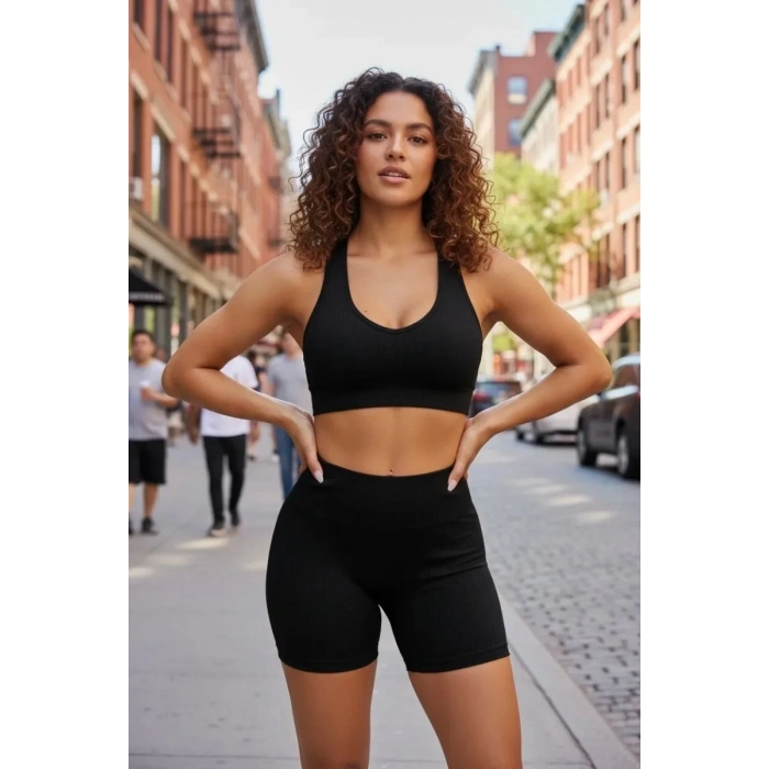 Kadın Siyah Fit Görünümlü Yüksek Bel Spor Crop Top Şort Takımı