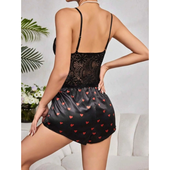 Kadın Siyah Kırmızı Kalp Desenli Saten Şortlu Pijama Takımı