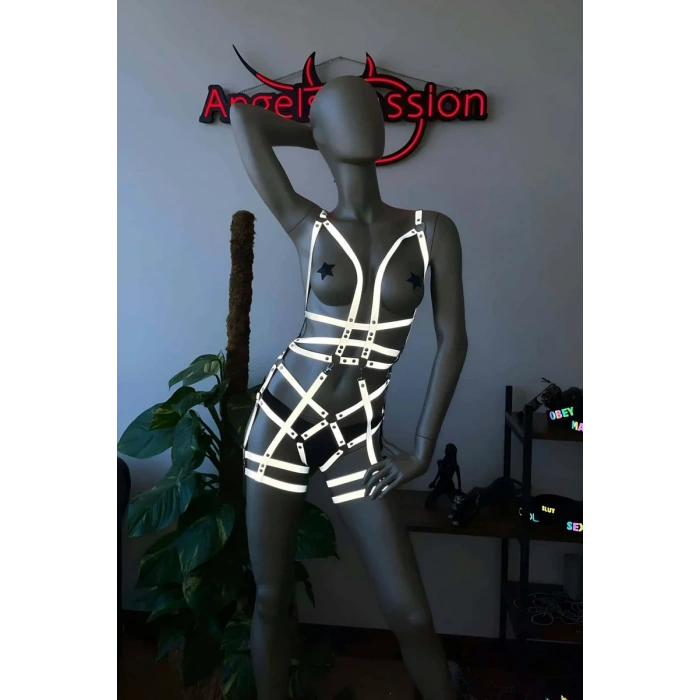 Karanlıkta Işık Vurunca Parlayan Full Body Seksi Harness - APFT502