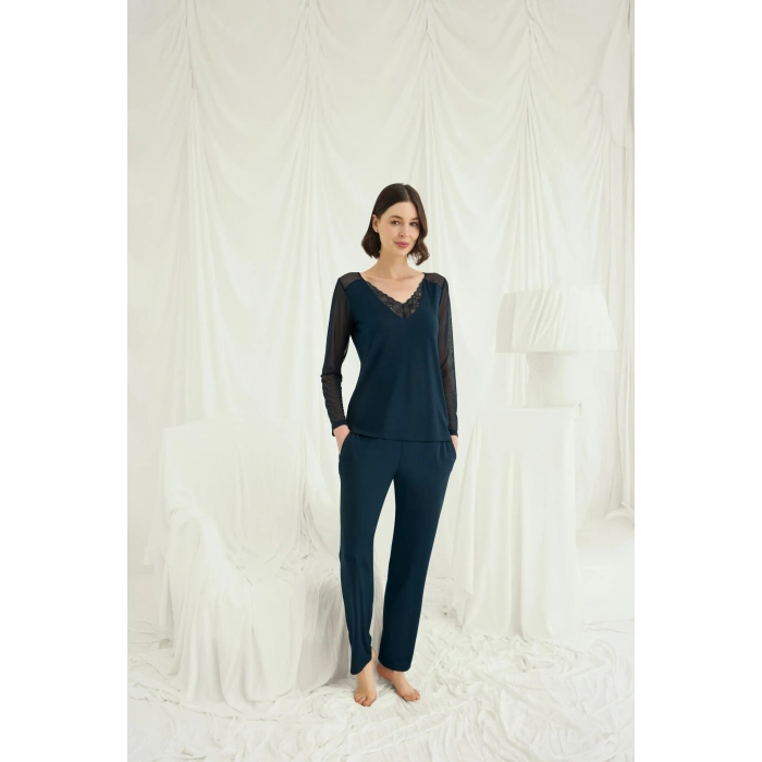 Sırt Dekolteli Uzun Kollu Tüllü Ve Dantelli Pijama Takımı