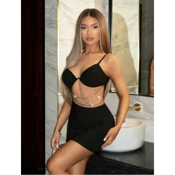 Zincir Detaylı Göğüs Dekolteli Siyah Mini Club Elbisesi
