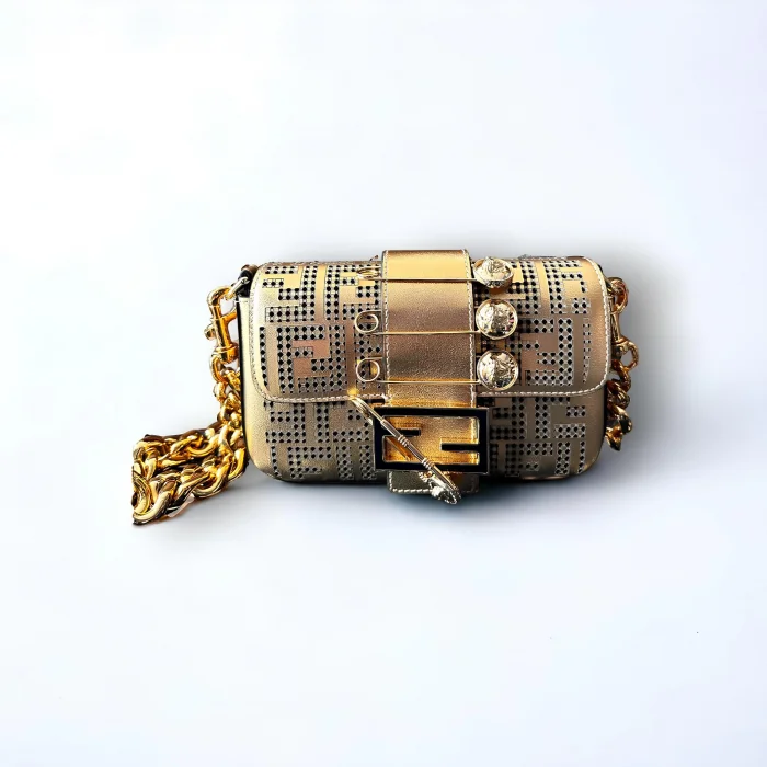 حقيبة فندي × فيرساتشي فيندايس باغيت مربعة مميزة