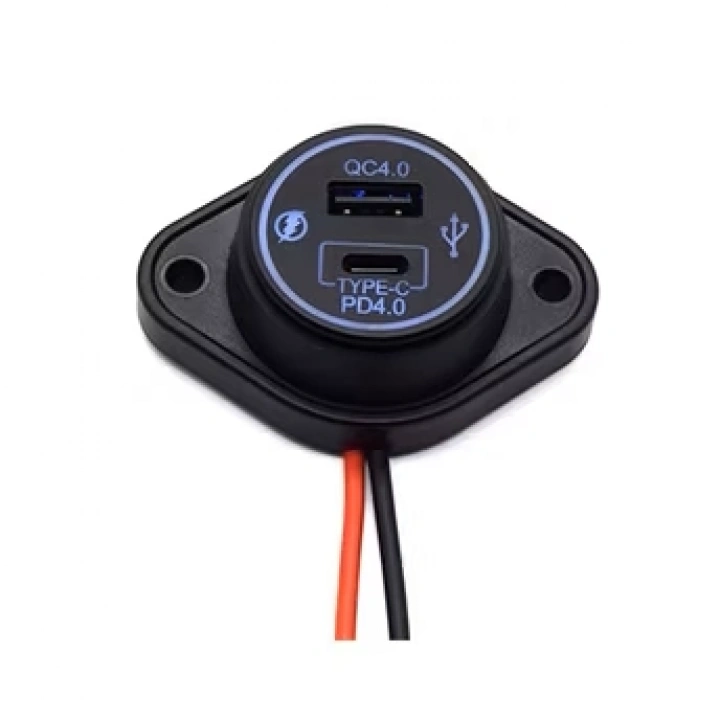 Bir Usb Type-A ve  Bir Usb Type-C Şarj Cihazı