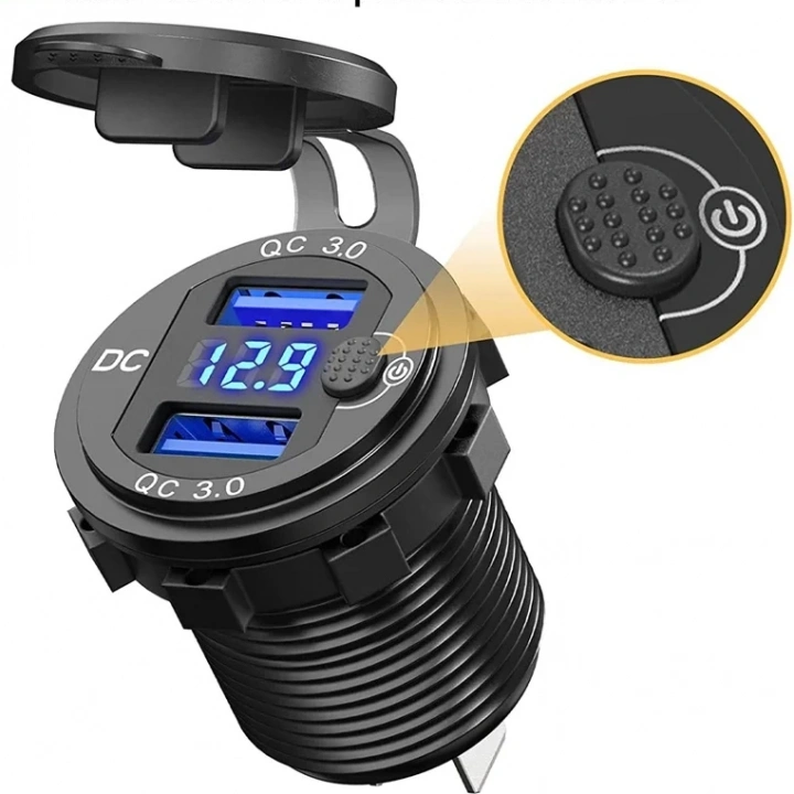 İki Usb Type-A  Şarj Cihazı  (Voltmetreli - On-Off Anahtarlı - Mavi Işıklı) 5V 3A/9V 2A /12V 1,5A Max : 36W