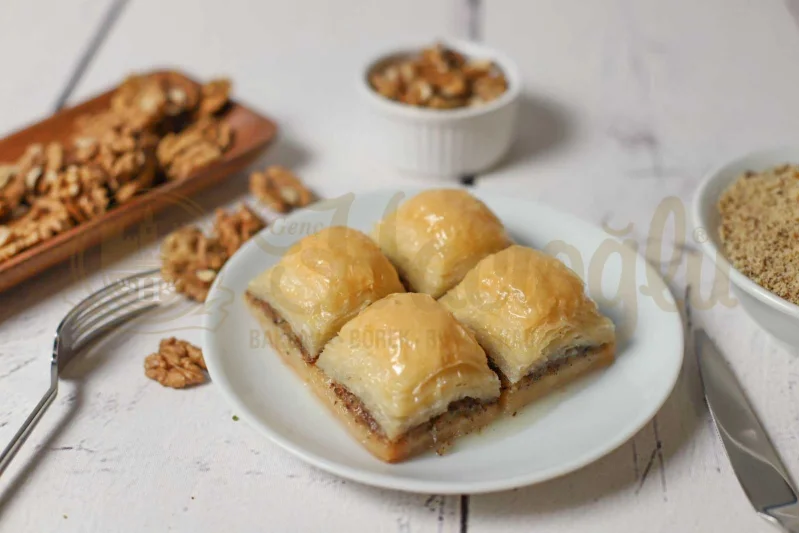 Cevizli Sütlü Nuriye