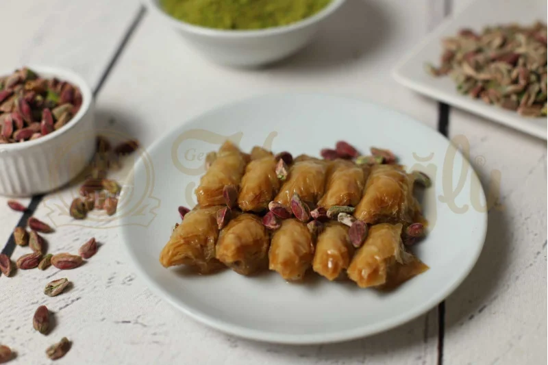 Fıstıklı Bağdat Tatlısı