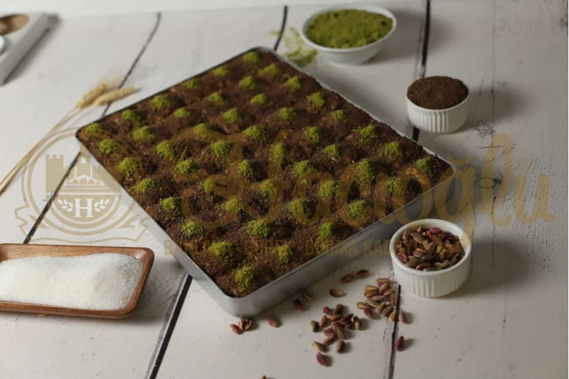Sütlü Çikolatalı Fıstıklı Soğuk Baklava