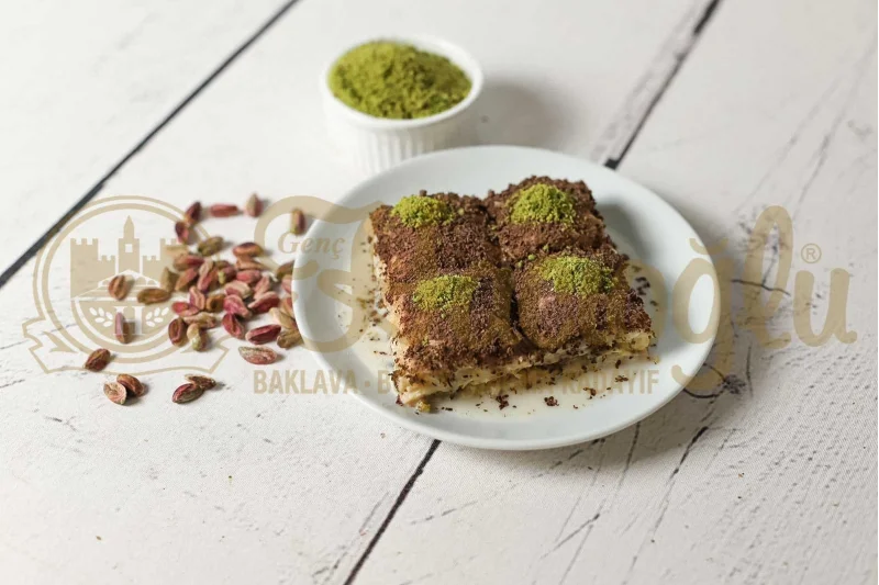 Sütlü Çikolatalı Fıstıklı Soğuk Baklava