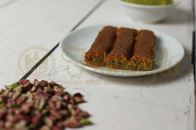Fıstıklı Sarma Kadayıf