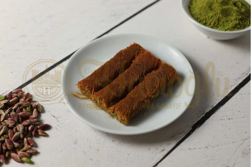 Fıstıklı Sarma Kadayıf