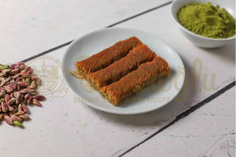 Fıstıklı Sarma Kadayıf