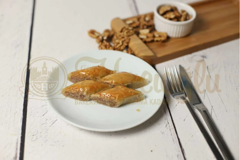 Cevizli Kesme Baklava