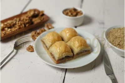 Cevizli Sütlü Nuriye