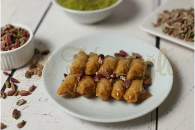 Fıstıklı Bağdat Tatlısı