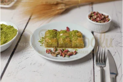 Fıstıklı Özel Baklava