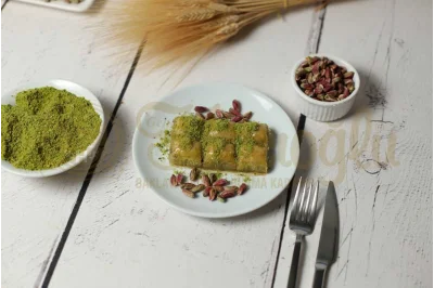 Fıstıklı Özel Baklava