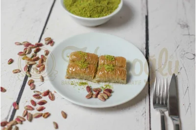 Fıstıklı Sarı Burma