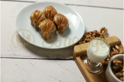 Cevizli Midye Baklava