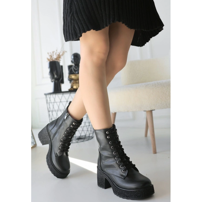 Emilla Siyah Süet Bağcıklı Bot