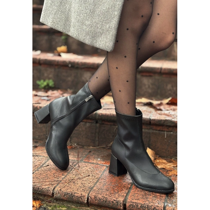 Kayte Siyah Cilt Streç Topuklu Bot