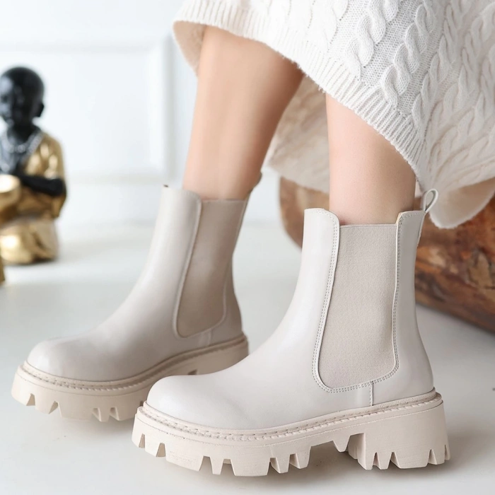 Ninle Siyah Cilt Topuklu Bot