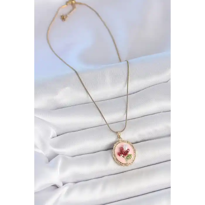 316L Çelik Gold Renk Zincir Pembe Mineli İncili Çiçek İşlemeli Portre Model Kadın Kolye
