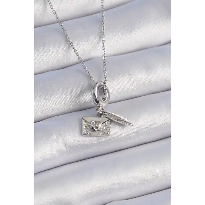 316L Çelik Gümüş Renk Kalp Detay Mektup Figür Charm Model Kadın Kolye