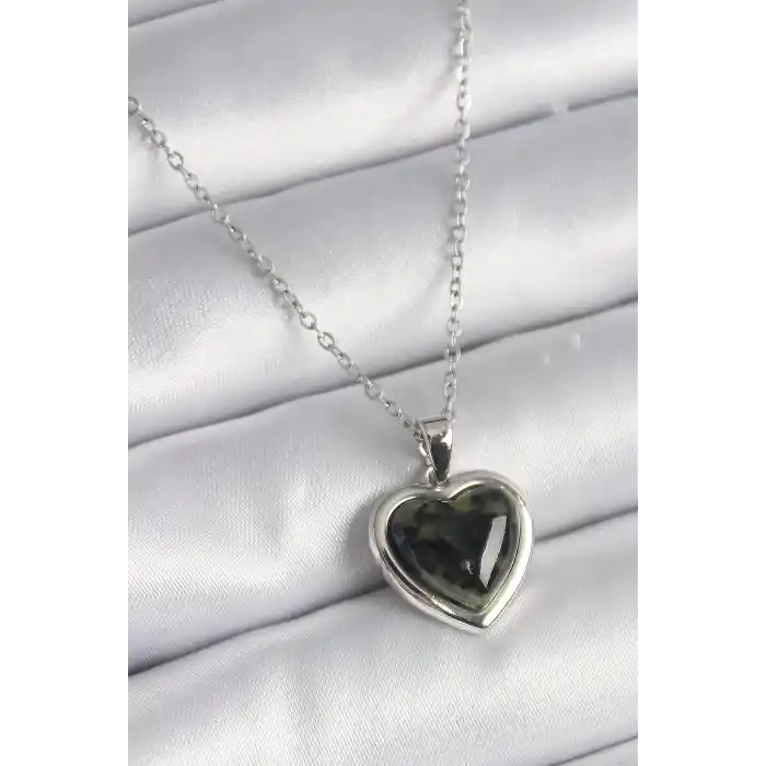 316L Çelik Gümüş Renk Yeşil Mineli Kalp Model Kadın Kolye