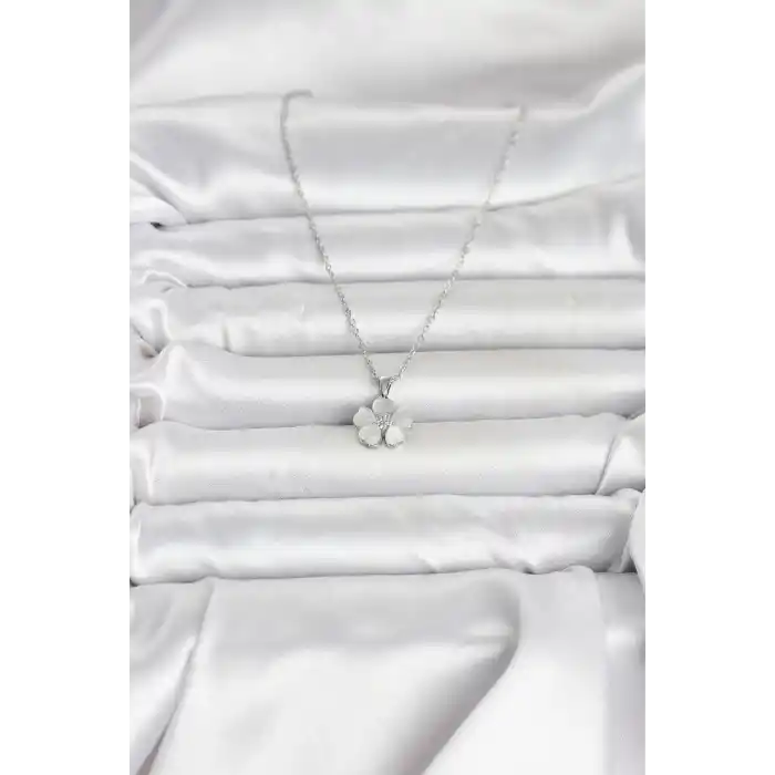 316L Çelik Zincir Gümüş Renk Yonca Model Kadın Kolye