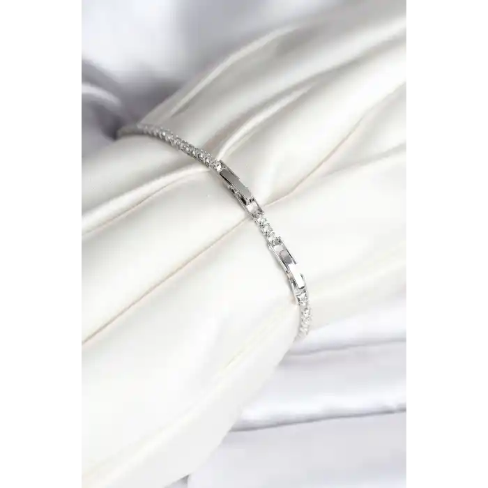 Charmlı Model Zirkon Taşlı Gümüş Renk Su Yolu Kadın Bileklik