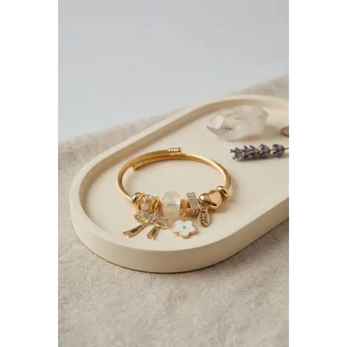 Fiyonk Charmlı Beyaz Renk Gold Bileklik