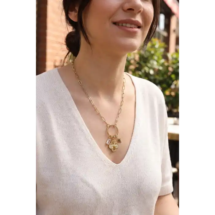 Gold Renk Ataç Zincir Yonca Model Kadın Kolye