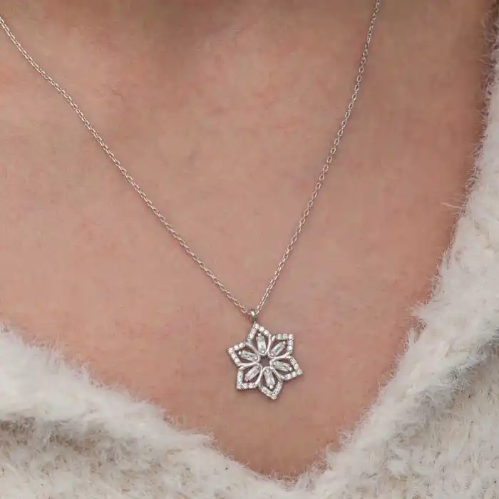Gümüş Baget Taşlı Çiçek Kadın Kolye