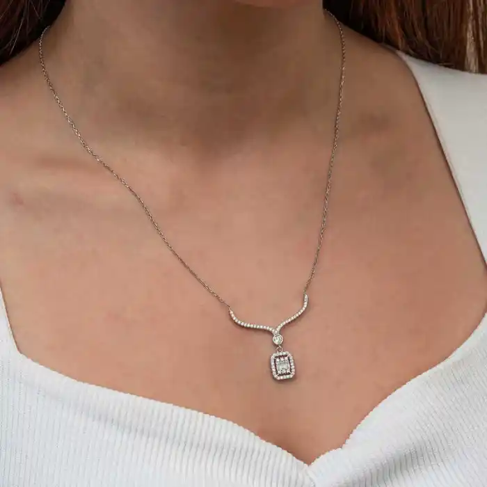 Gümüş Baget Taşlı Gerdanlık Model Kadın Kolye